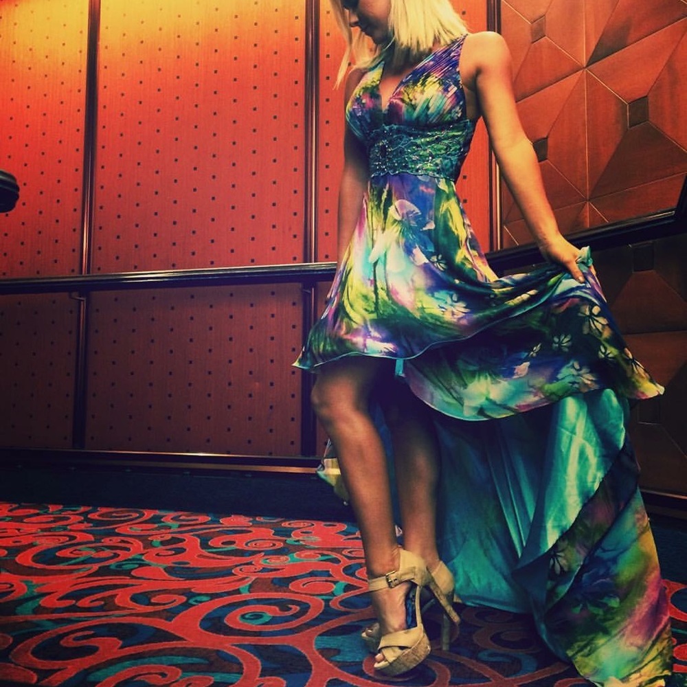 BEAUTIFUL high-low cocktail dress
